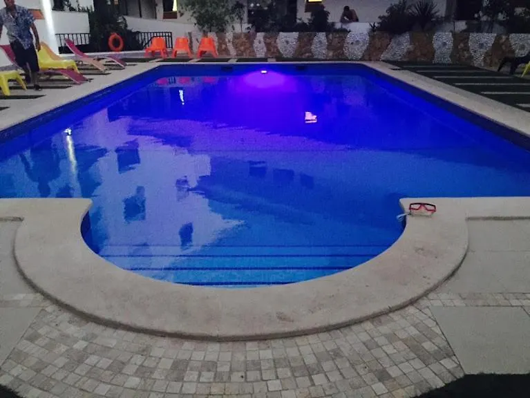 3 Min Walking To Peneco Beach Albufeira , Apart + Pool + Wifi